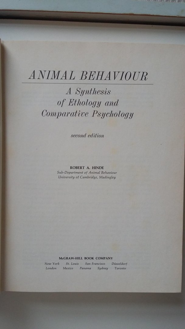 Hinde, Robert A. - Animal Behaviour - A Synthesis of Ethology and Comparative Psychology