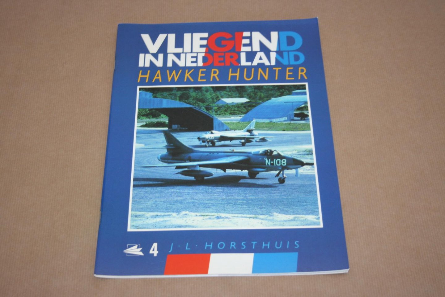 J.L. Horsthuis - Vliegend in Nederland - Hawker Hunter