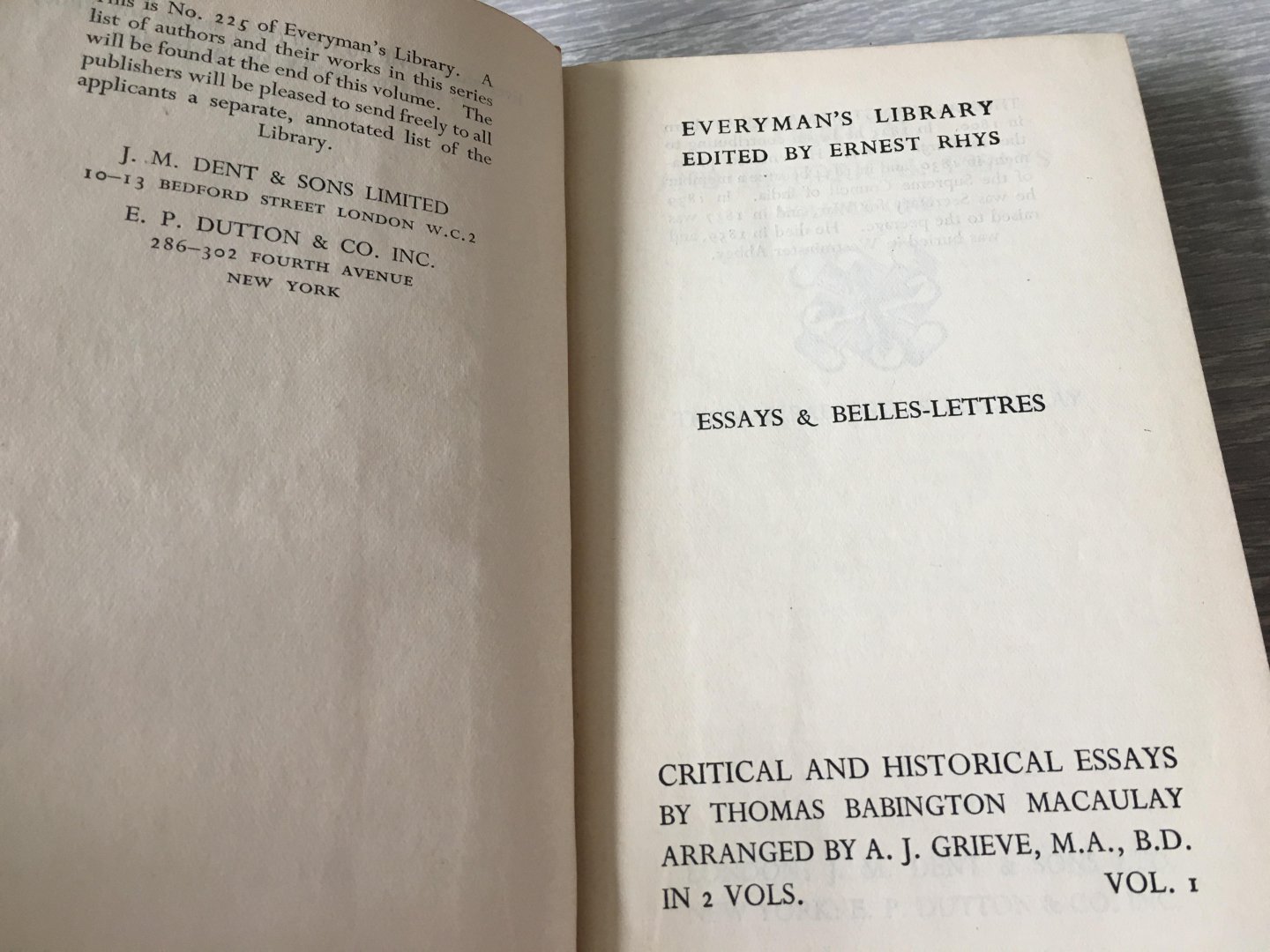 Macaulay - Critical And historical essays, volume I