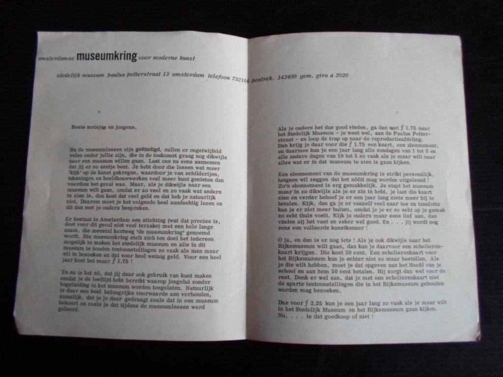  - Folder Jeugdabonnementen Stedelijk Museum