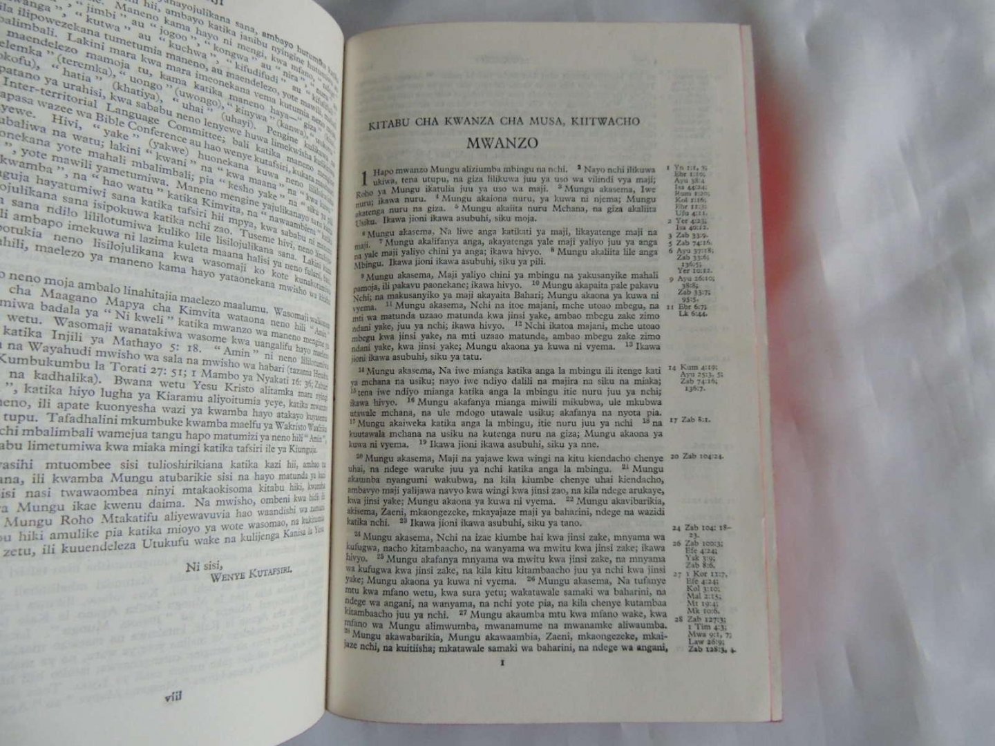 Donald McLeish - foto's - bible in swahili - Biblia : maandiko matakatifu ya Mungu ; Yaitwayo ; Yaani ; agano la Kale ; na agano Jipya ; katika lugha ya Kiswahili.