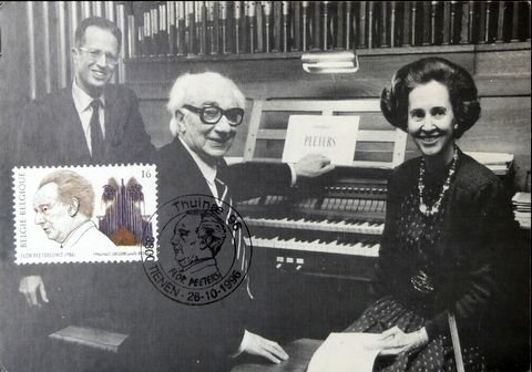 Peeters, Flor: - [Fotopostkarte, am Orgel]