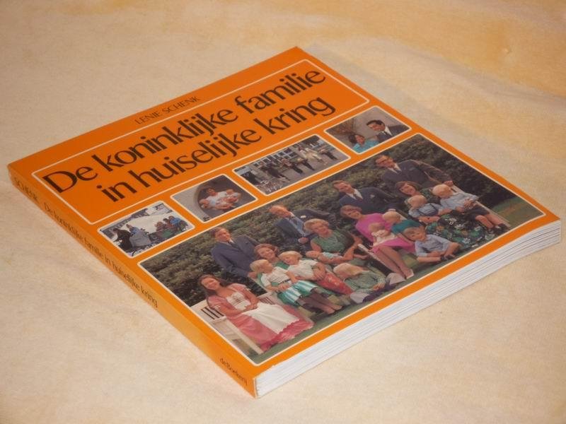Schenk L. - De koninklijke familie in huiselijke kring