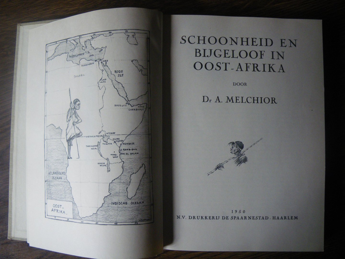 Melchior, Dr. A. - Schoonheid en bijgeloof in oost Afrika. Geschreven en getekende reisindrukken
