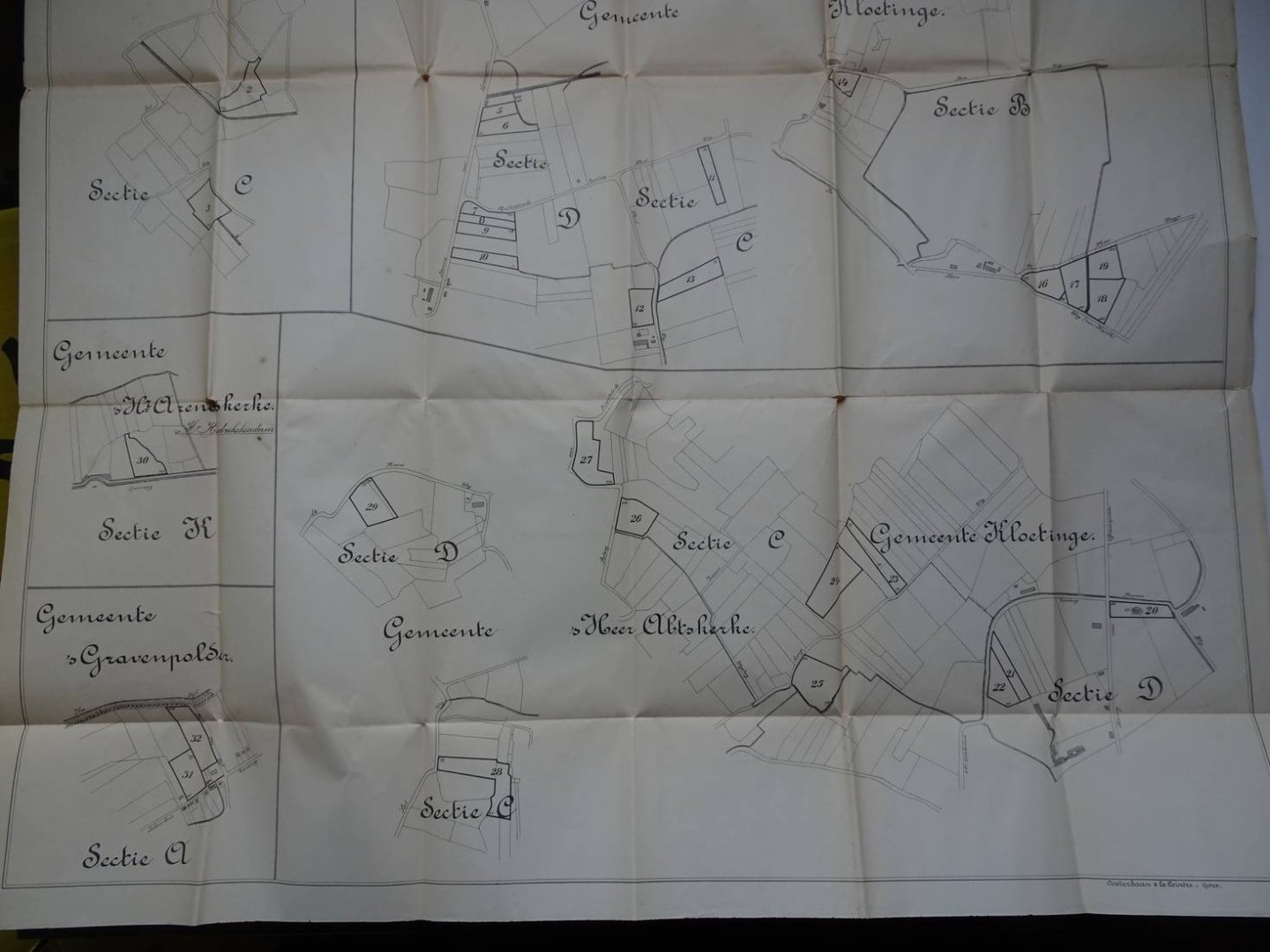 -. - Openbare verkooping van bouw- en weilanden, onder Goes, Kloetinge, 's-Heer Abtskerke, 's-Heer Hendrikskinderen en 's- Gravenpolder, voor de erfgenamen van den heer Jan Pijke, op vrijdag 19 november 1915, des morgens te 10 uur, te Goes, in het ...