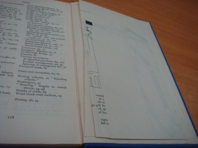 Tripp, H Alker - Town planning and road traffic