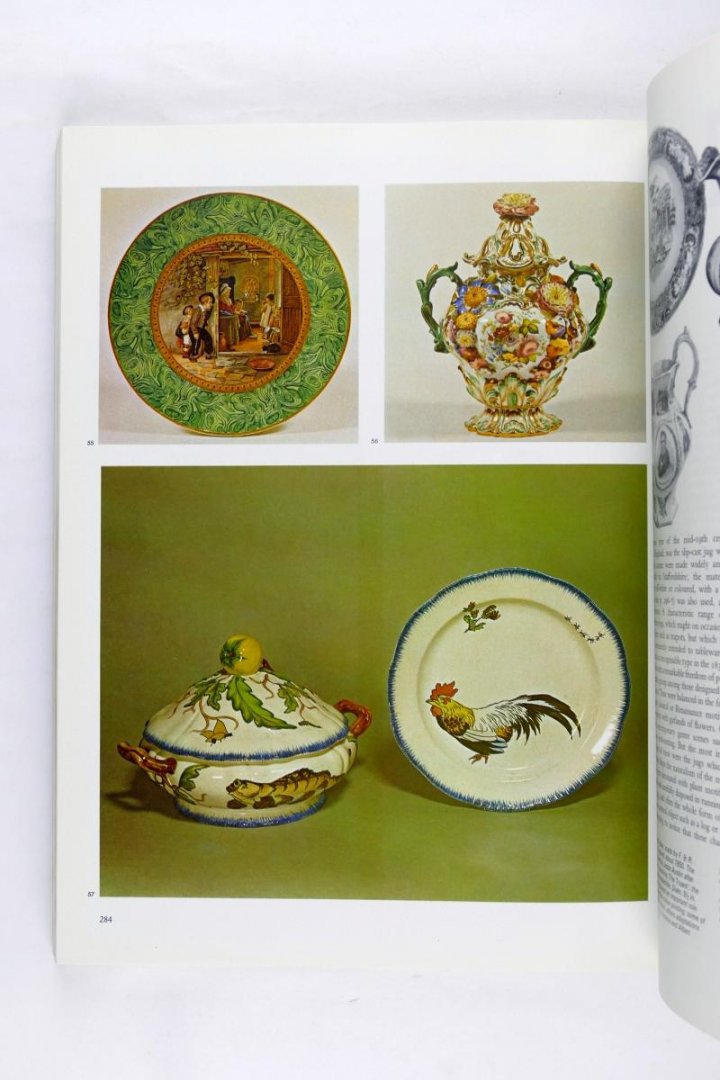 Charleston, Robert J. - World ceramics an illustrated history from earliest times (3 foto's)