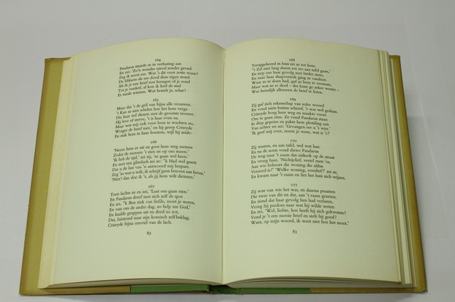 Chaucer, Geoffrey - Troilus en Criseyde. Gedicht door Geoffrey Chaucer omstreeks 1385 en nu verdietst (2 foto's)