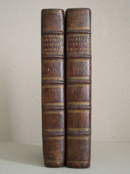 Bachiene, Willem Albert - Kerkelyke geographie der Vereenigde Nederlanden: In zich behelzende, eene Beschryvinge, van den staat der Synoden, Klassen en Gemeenten, Der Hervormde Kerke, in ons Vaderland, met veele byzonderheden (...) Kompleet in 4 delen.