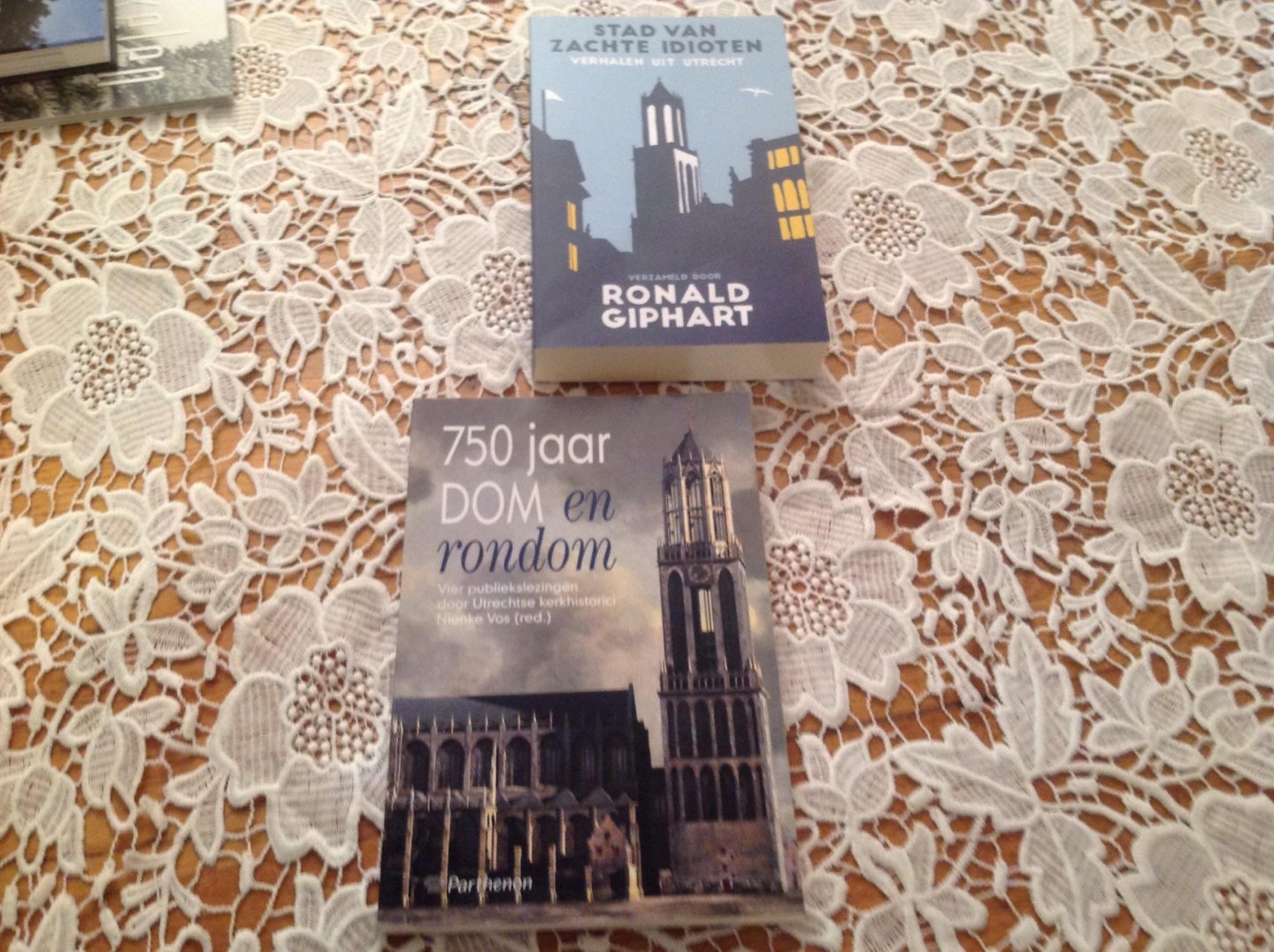 Vos, Nienke - Utrechtse theologische reeks 750 jaar Dom en rondom / vier publiekslezingen door Utrechtse kerkhistorici