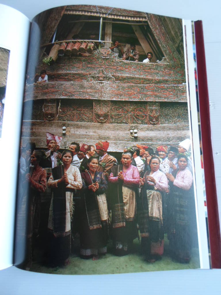 Behr, Edward - Indonesia, A voyage through the archipelago