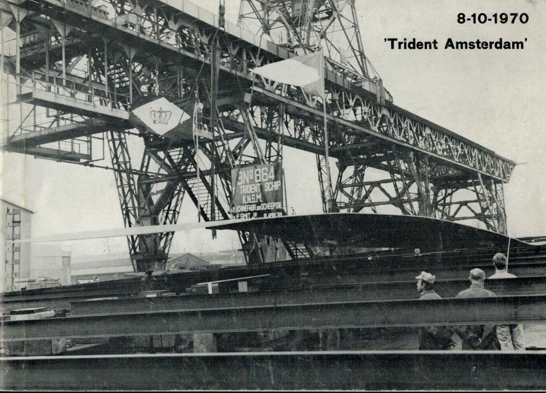 TURK, C. (FOTOGRAFIE) - 8-10-1970 'Trident Amsterdam'  Foto's van de bouw en de tewaterlating van de Trident Amsterdam