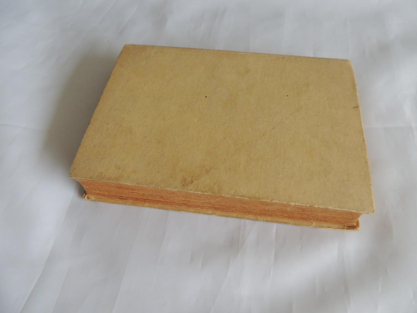 Rosa Born; geïllustreerd door D. Stemmer. - Henk Verduin - Het naaikransje en andere vertellingen door Rosa Born - Willem Tell en De negerhut van Oom Tom - opnieuw verteld door Henk Verduin