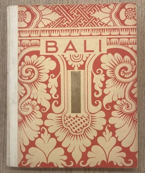 LAMSTER, J.C. - Bali. Landschap, bevolking, godsdienst, gebruiken en gewoonten, architectuur en kunst.