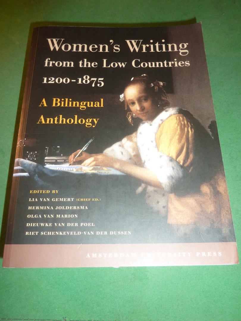 Gemert, Lia van (hoofdred.) - Women's Writing from the Low Countries 1200-1875   A bilingual Anthology