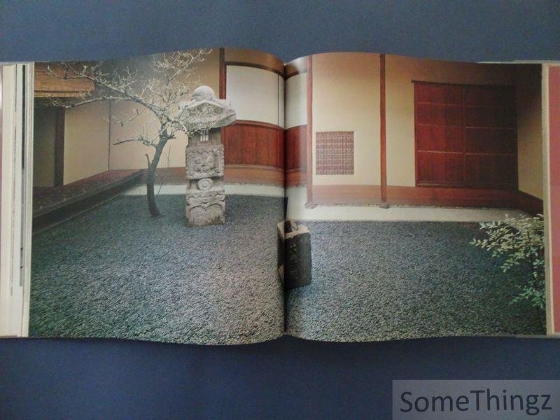 Teiji Itoh, Yukio Futagawa (photo's), Richard L. Cage (transl.). - The Classic Tradition in Japanese Architecture: Modern Versions of the Sukiya Style.