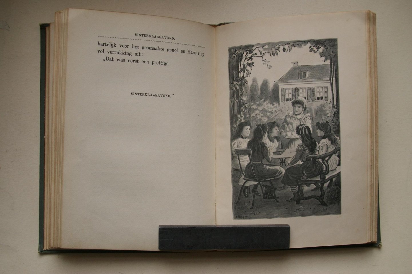 Andriessen, Suze - drie verhalen Sneeuwklokjes  met 6 platen naar tekeningen van C. Koppenol