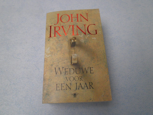 IRVING, JOHN - Weduwe voor een jaar.