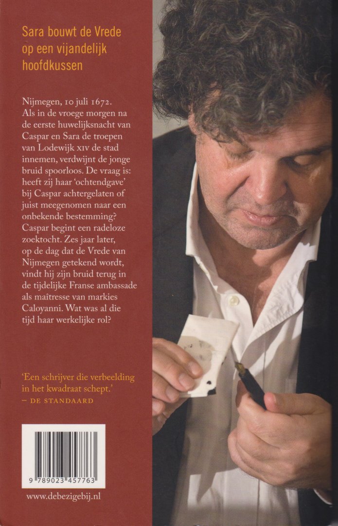 Heijden (Geldrop, 15 oktober 1951 ), Adrianus Franciscus Theodorus (Adri) van der - De ochtendgave - Het is 9 juli 1672. Op de dag dat de troepen van Lodewijk xiv Nijmegen belegeren, verdwijnt de jonge bruid van Caspar Sonmans. Zes jaar later, op de dag dat de Vrede van Nijmegen wordt getekend, vindt hij haar terug in de tijdelijke