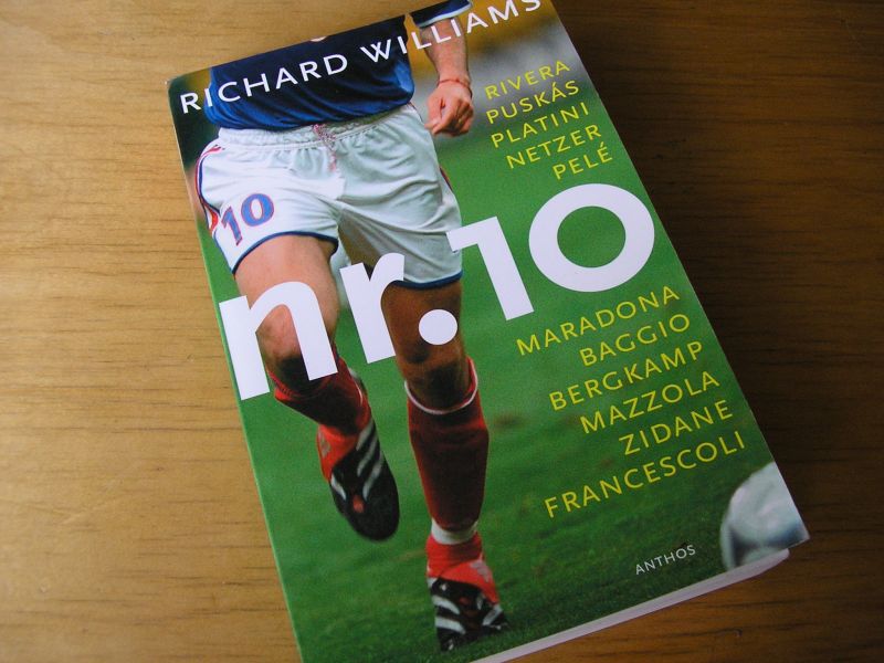 Williams, Richard - Nr.10  (voetballers met nr. 10, zoals  Bergkamp, Rivera, Maradonna, Puskas, Platini, Netzer, Pele, Baggio, Mazzola, Zidane en Francescoli)