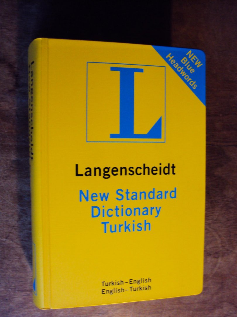 Akdikmen, Resuhi - New Standard Dictionary Turkish. Turkish-English / English-Turkish