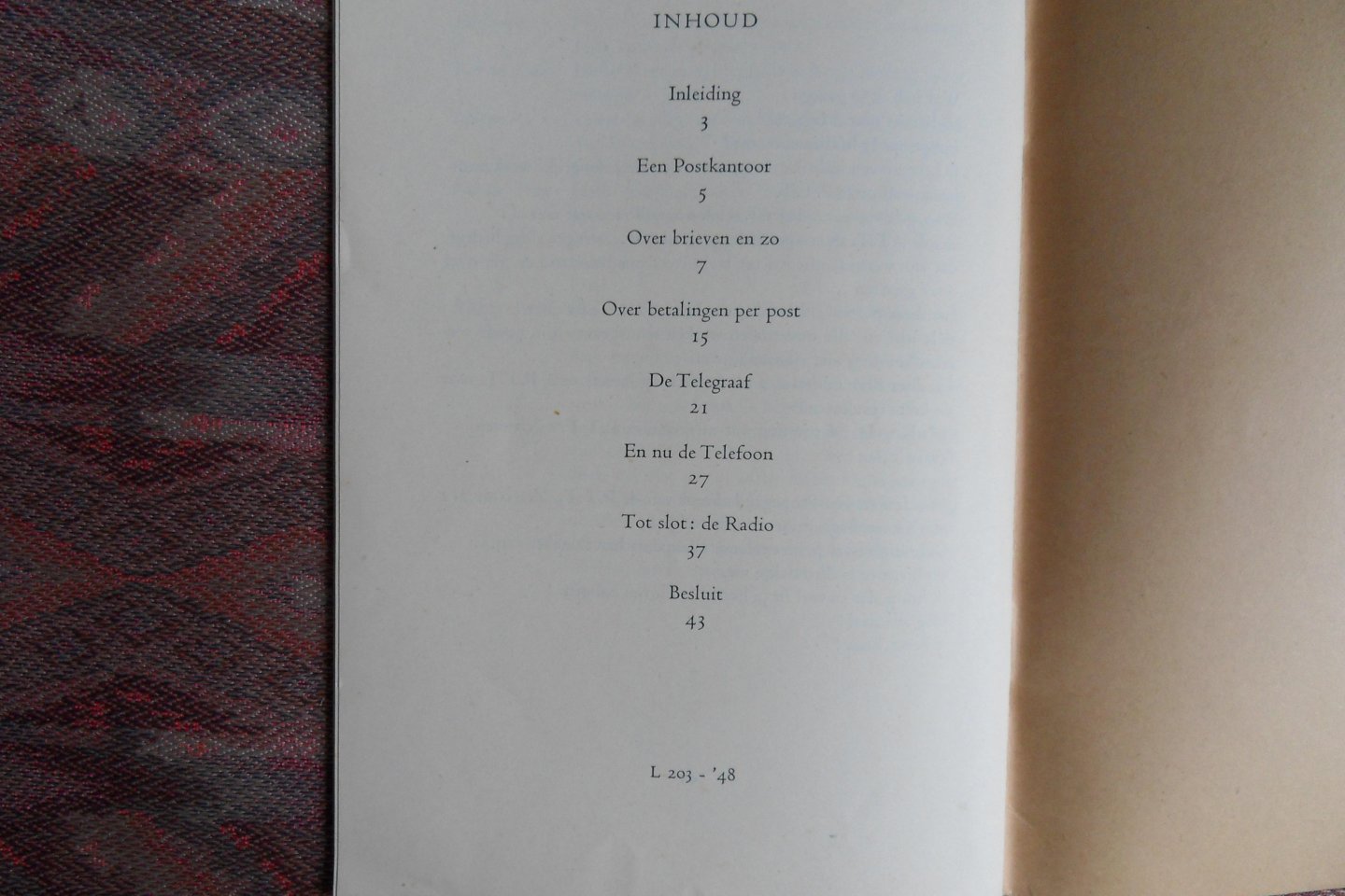 Ringelestein, dr. D.G.G. van; Roggeveen, Leonard. - Drie Letters PTT. - Met platen van Jo Spier. -[ !  de originele uitgave uit 1948 ].
