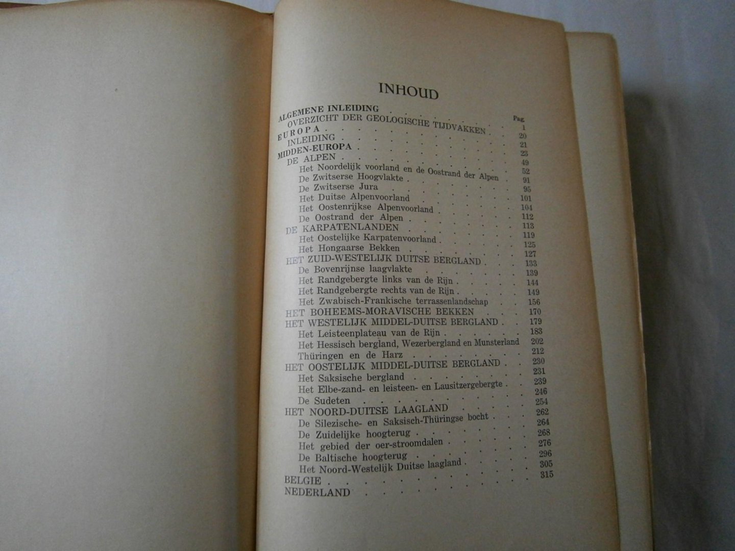 Ule, Prof. Dr. Willi - Landen en volken van alle werelddelen in woord en beeld  deel I en II