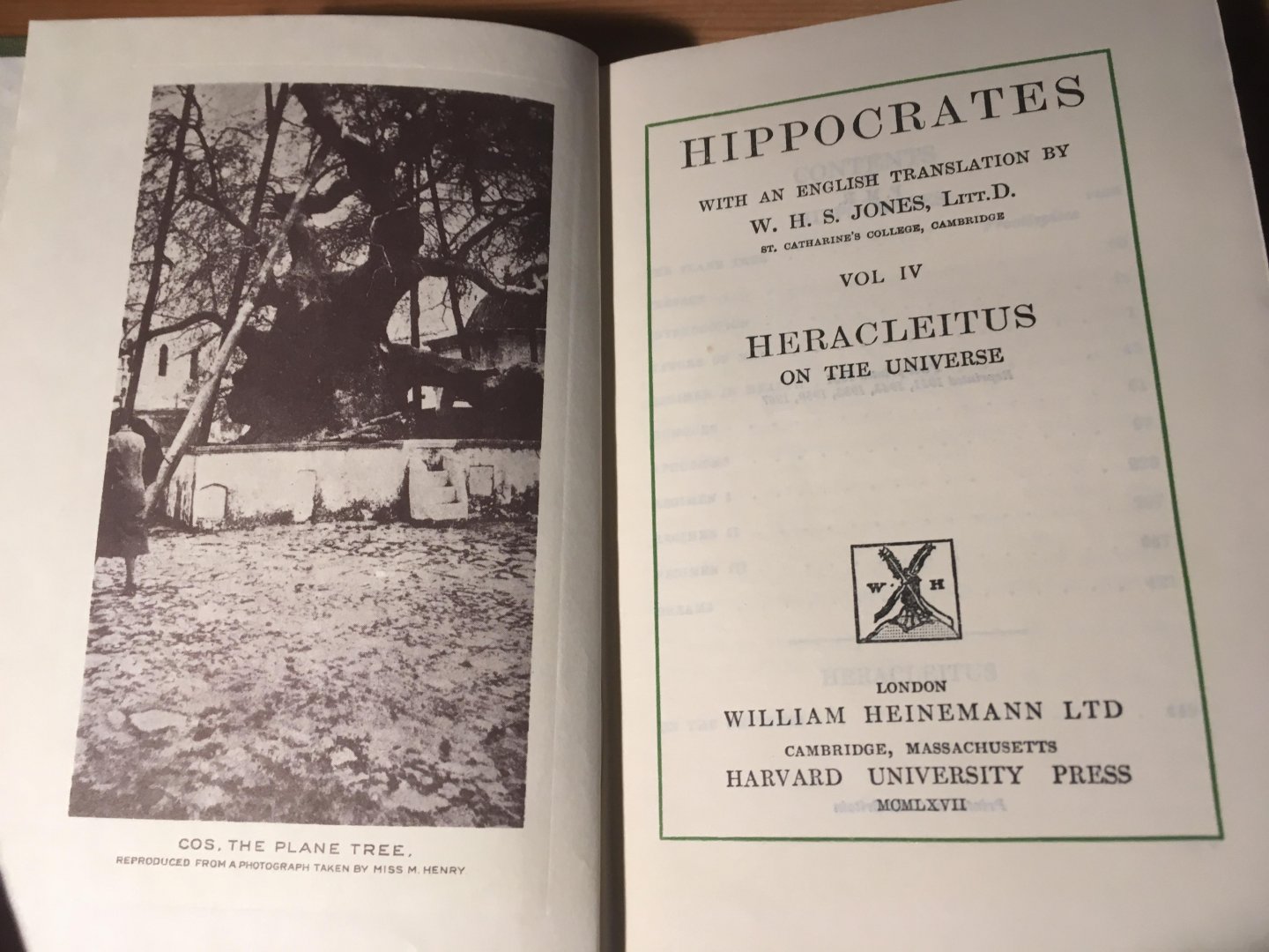 Hippocrates & WHS Jones (vert) - Heracleitus on the Universe - Hippocrates Vol IV