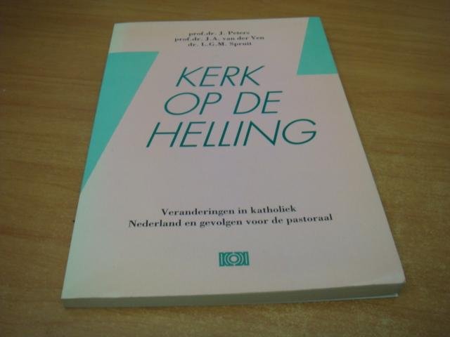 Peters, J. - Kerk op de helling