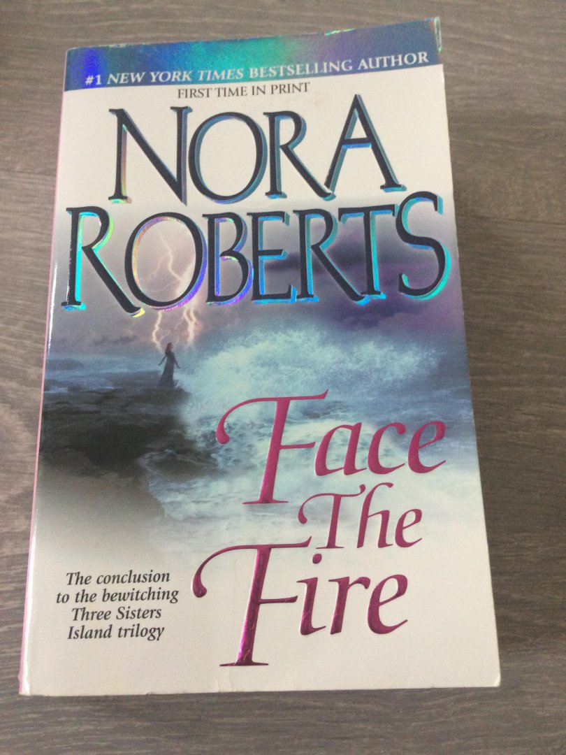 Roberts, Nora - Face the Fire