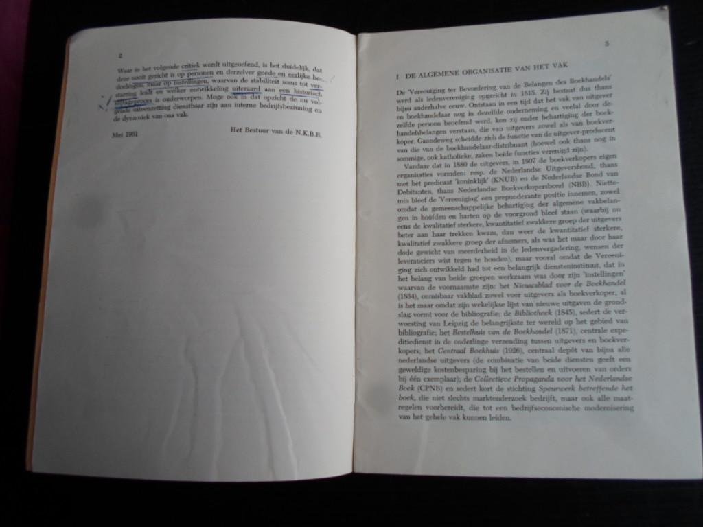 Gent, W.J.M.v. - Monopolie of Verscheidenheid? Positie en taak der katholieke vakgenoten in het geheel van het boekenbedrijf