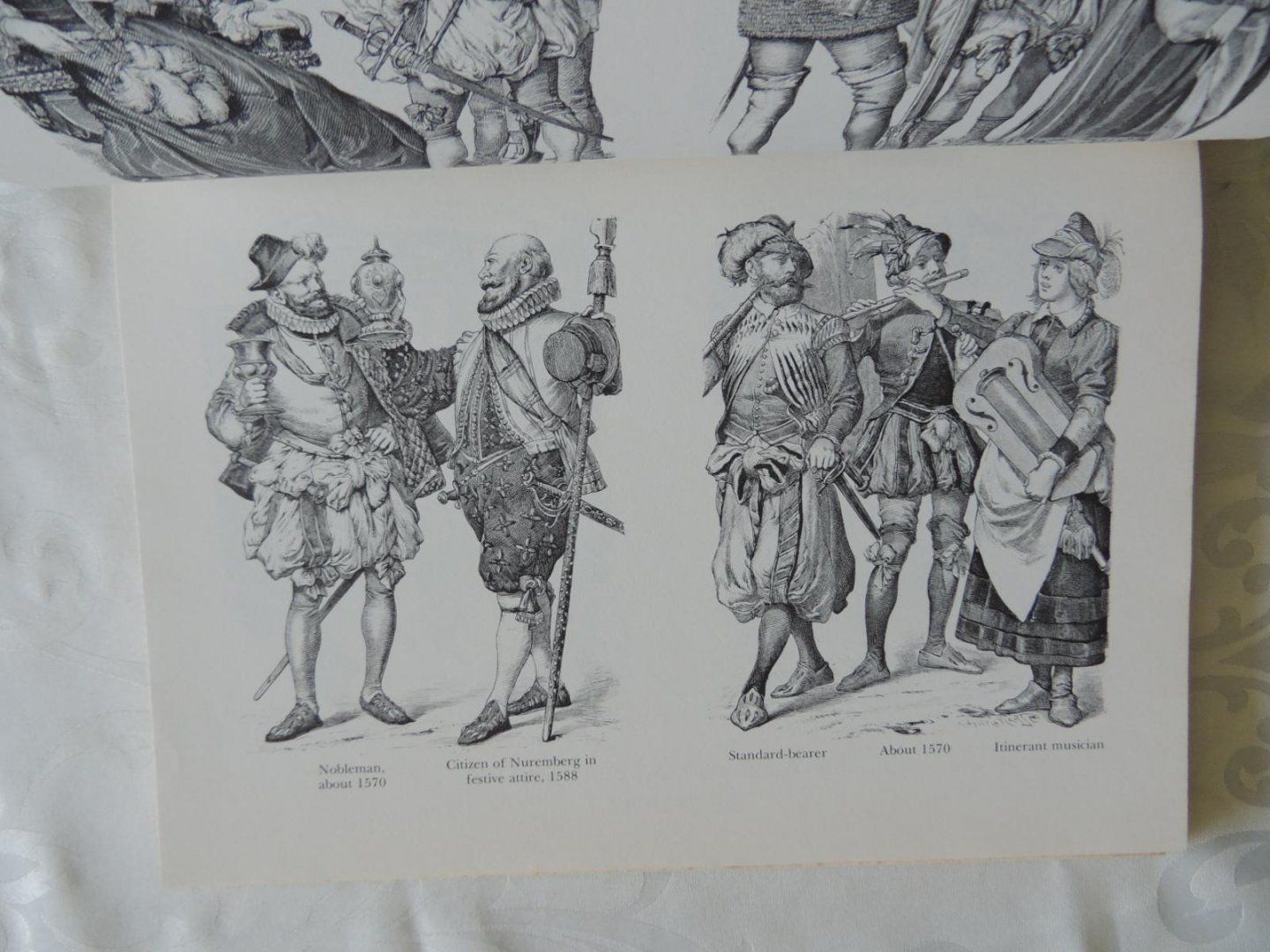 Braun AND Schneider - Historic Costume in Pictures . ( Over 1450 Costumes on 125 Plates . ) Over 1,450 costumed figures in clearly detailed engravings-from dawn of civilization to end of 19th century. Many folk costumes
