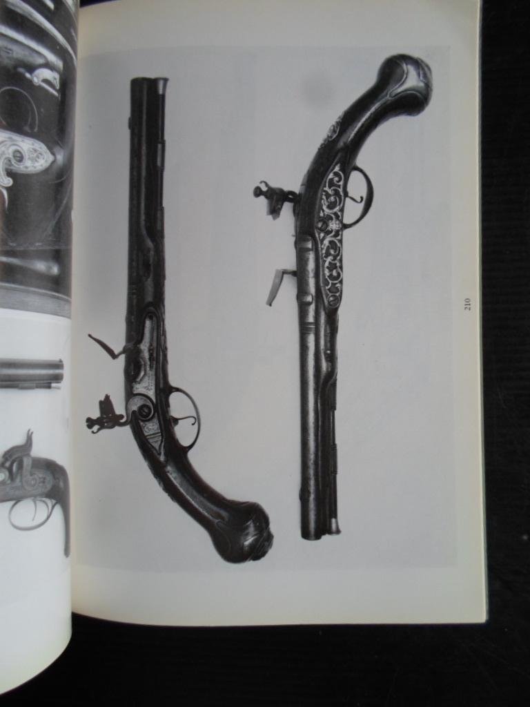 Catalogue Sotheby’s - Good Modern Sporting Guns, Antique Firearms, Edged Weapons and Militaria