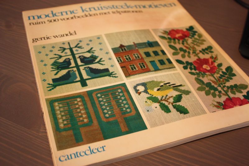 Wandel, Gertie - MODERNE KRUISSTEEK-MOTIEVEN ruim 500 voorbeelden met telpatronen