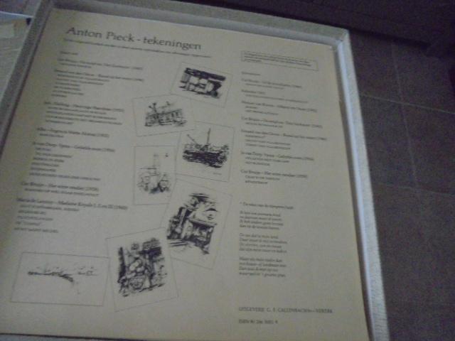 Anton Pieck - 36 tekeningen  24  z-w en 12 kleur 30x30 cm.  in cassette izgs