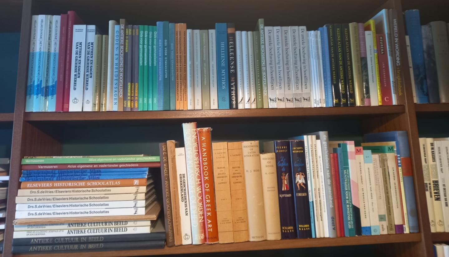 Auteurs (diverse) - Latijn: Collectie van ca. 200 boeken (deels zeldzaam). Zie: Meer info en foto's.