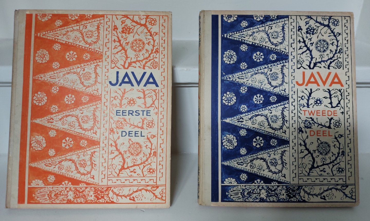 Lamster, J.C. (beschreven door) G.S. Fernhout (gekleurde plaatjes en teekeningen in den tekst door) - Java - eerste deel en Java tweede deel [Droste] deel 1 compleet met alle plaatjes; deel 2 ontbreken veel plaatjes