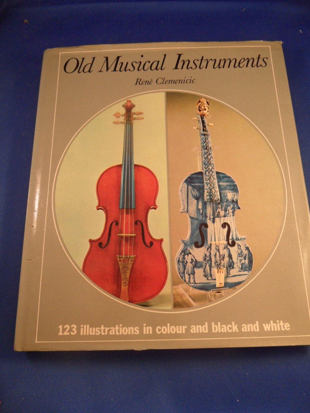 Clemenicic, René - old musical instruments ( 123 illustrations in colour and black and white )