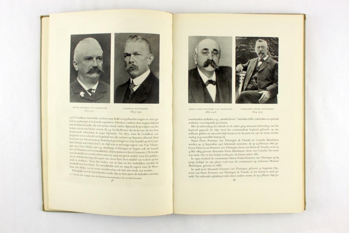 N.N. - Van Vlissingen & Co gedenkboek 1846-1946 (3 foto's)