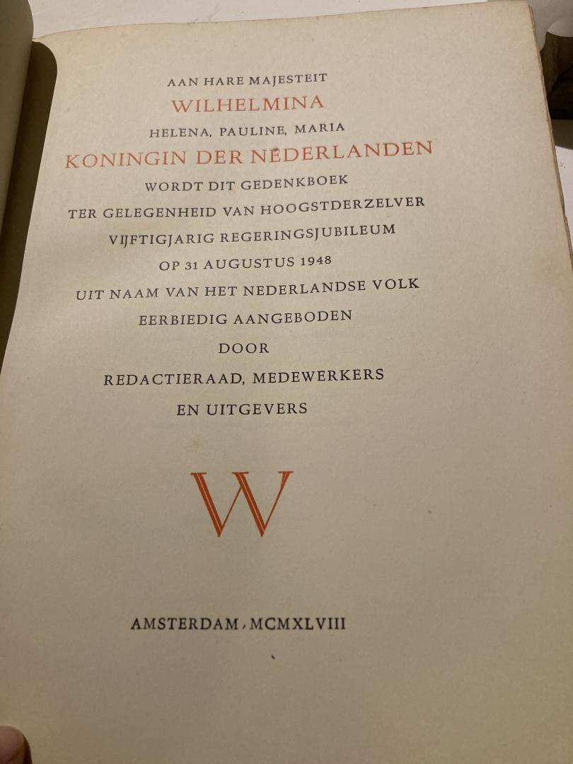  - Vijftig jaren / officieel gedenkboek ter gelegenheid van het gouden regeringsjubileum van Wilhelmina