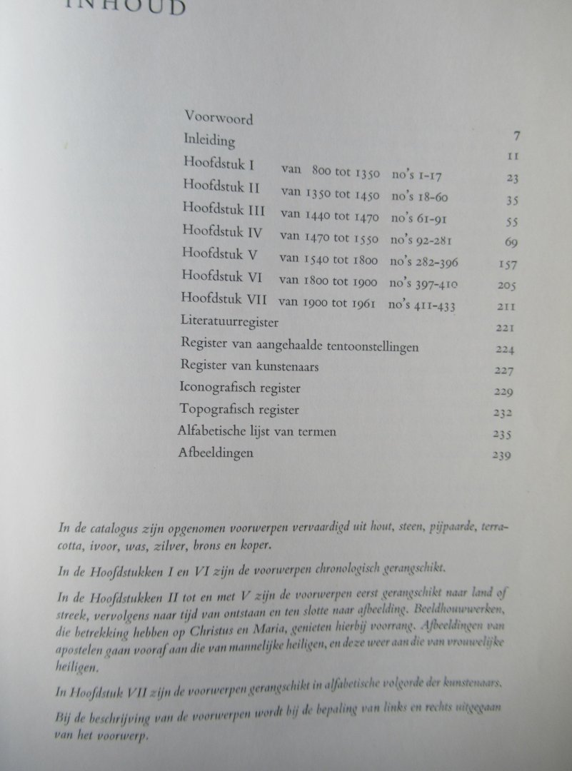 Bouvy, D. (voorwoord) - Beeldhouwkunst van de middeleeuwen tot heden. Uit het Aartsbisschoppelijk Museum te Utrecht