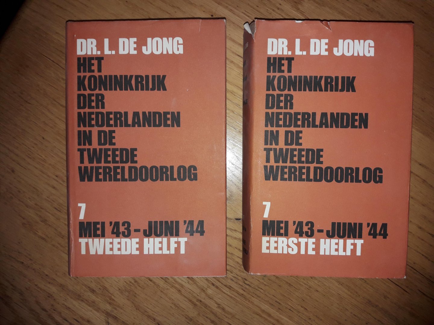 Jong, Dr. L. de - Het Koninkrijk der Nederlanden in de Tweede Wereldoorlog , deel 7 ,mei- ,juni , eerste en tweede helft
