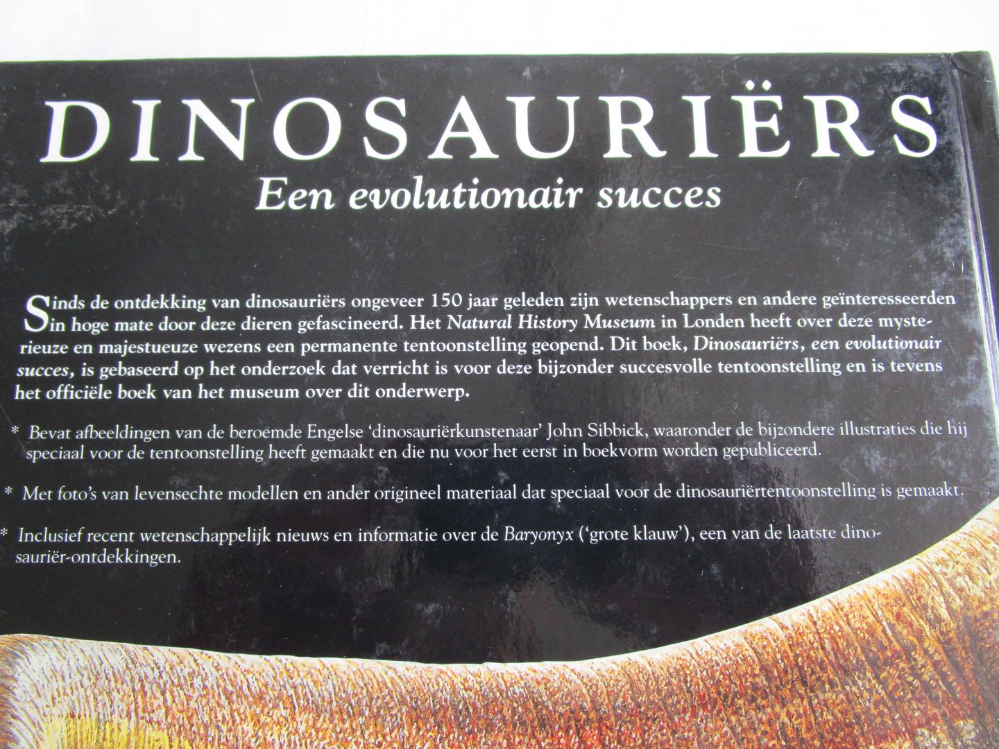 Gardom, Tim; Milner, Angelodi - Dinosauriers  - een evolutionair succes -