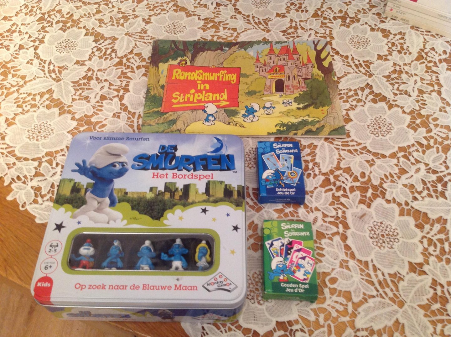  - Rondsmurfing  in Stripland met drie Smurfenextra's in spelvormen