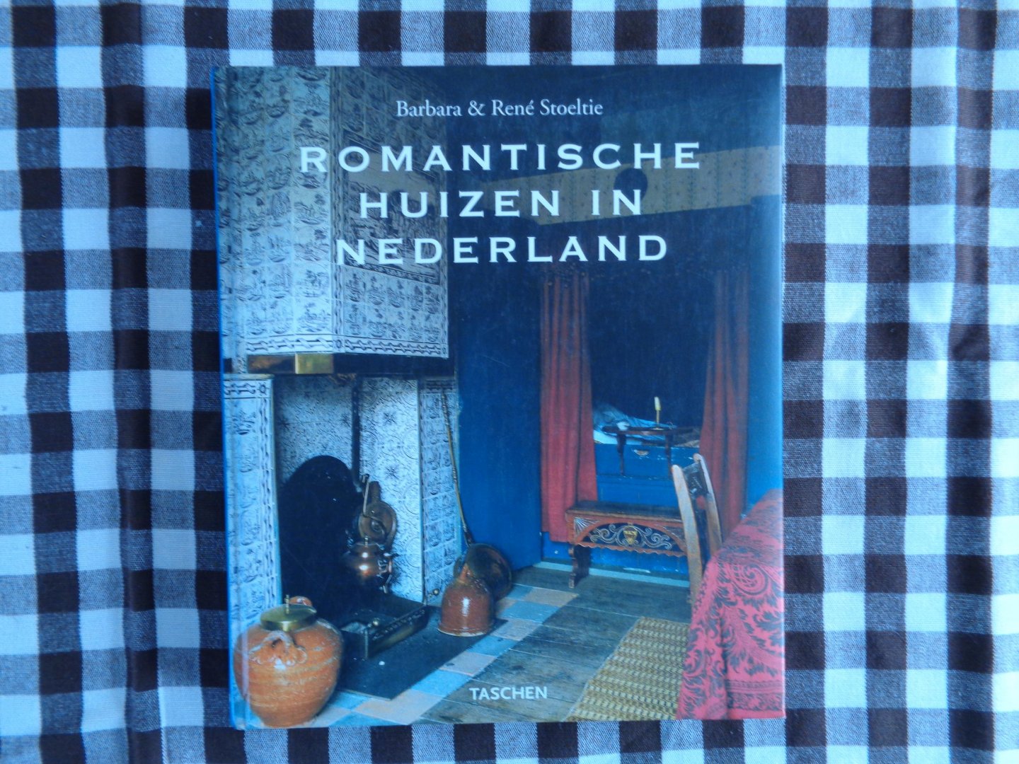 Barbara Stoeltie, Rene Stoeltie, Angelika Taschen, Anthony Roberts, TextCase (Utrecht) - romantische huizen in nederland