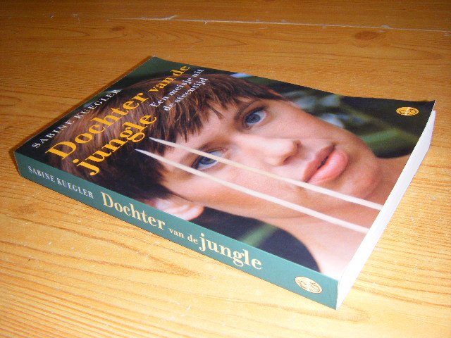Kuegler, Sabine - Dochter van de jungle. Een meisje uit de steentijd