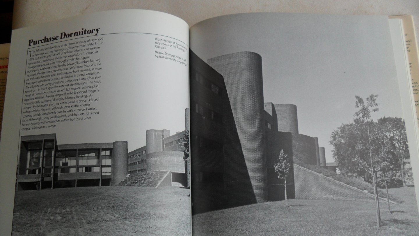 Abercrombie Stanley - Gwathmey Siegel   ( monographs on contemporary architecture )