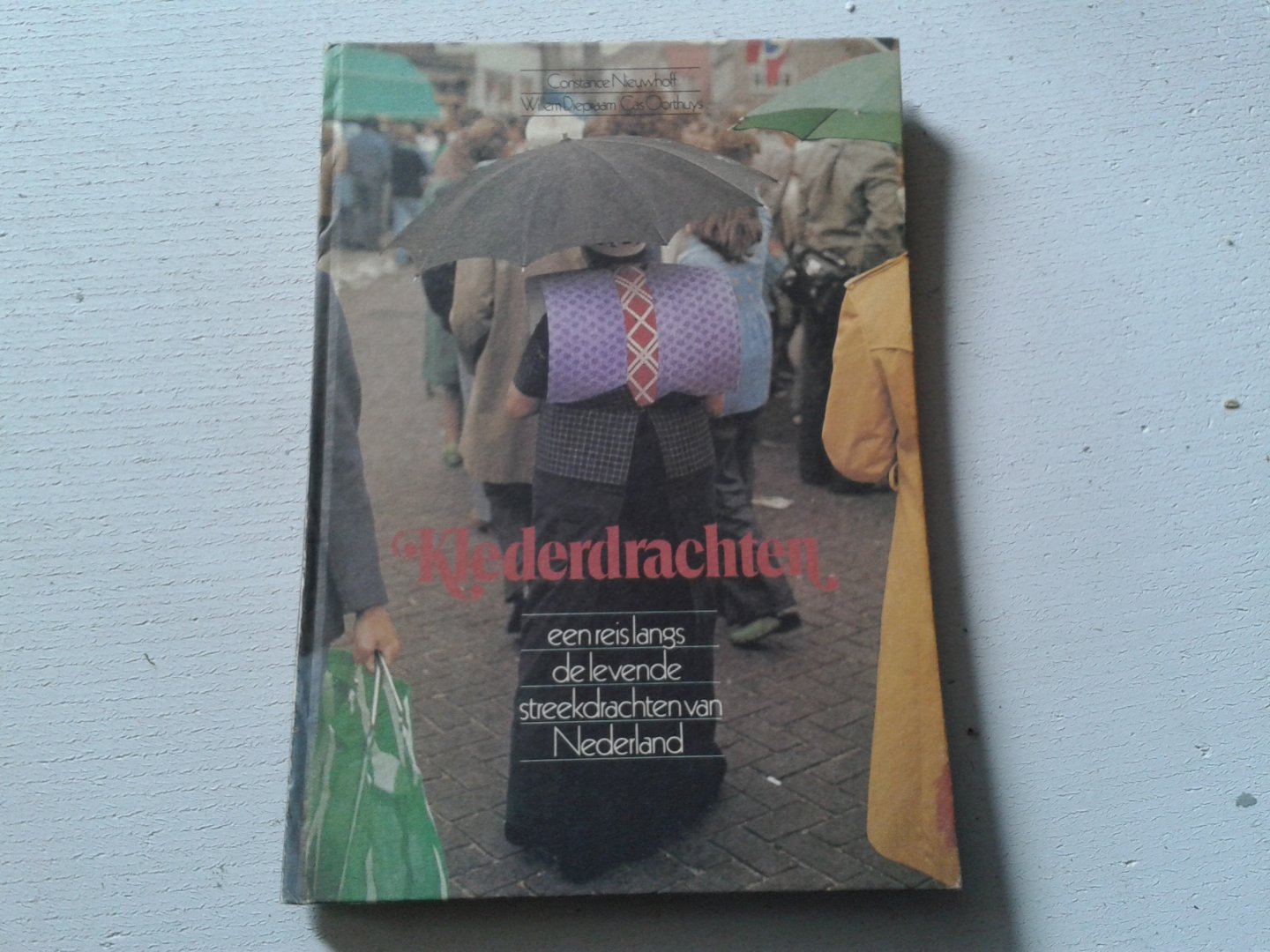 Nieuwhoff, Constance - Klederdrachten