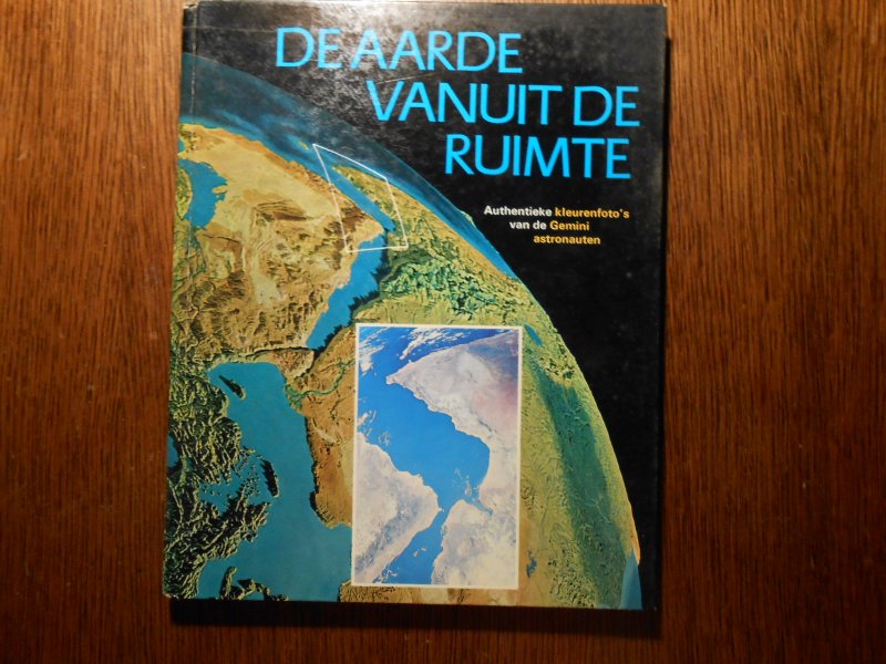 Broekema C - De aarde vanuit de ruimte