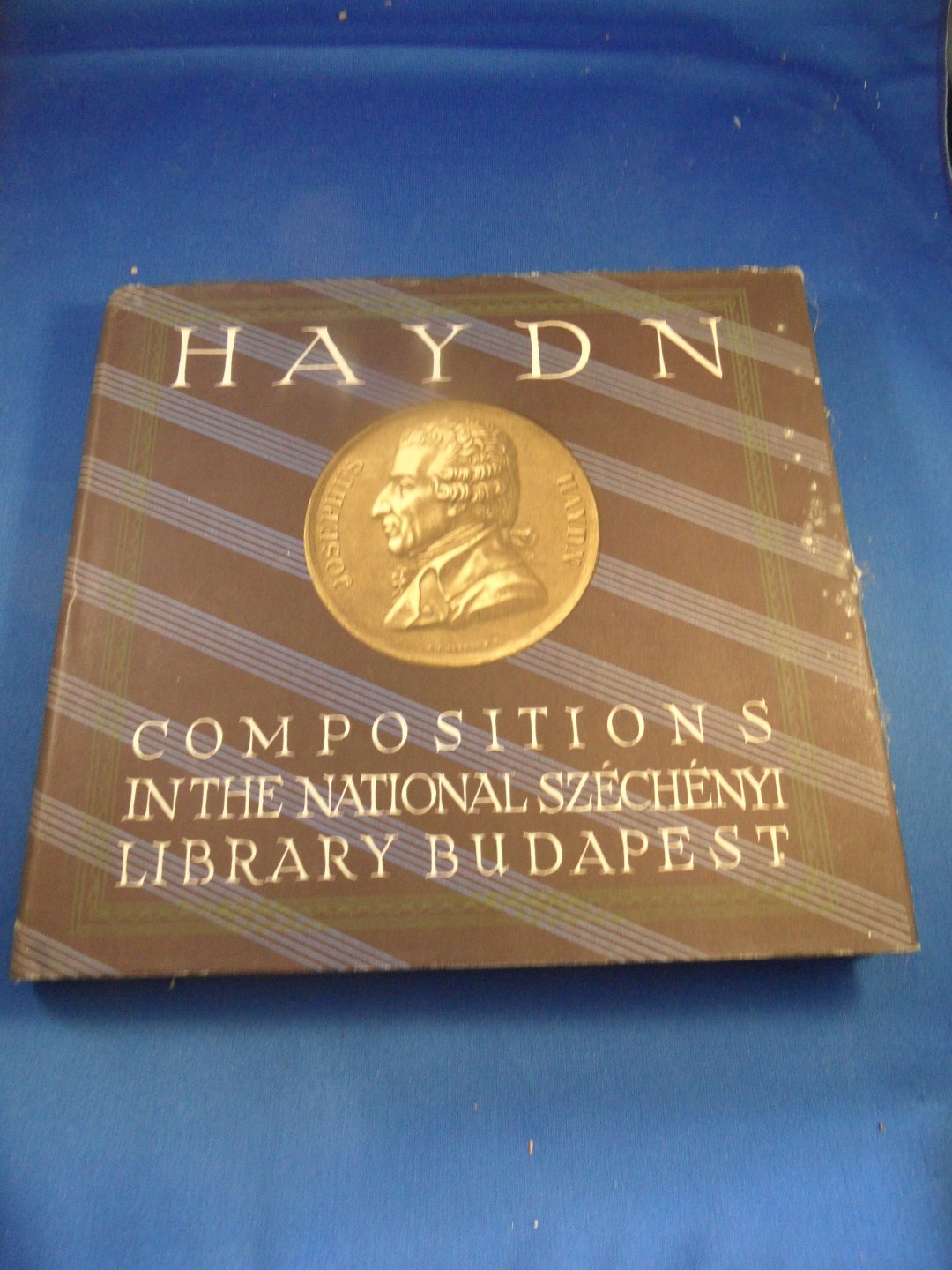 Vécsey, Jenö (ed) - Haydn compositions in the music collection of the National Széchényi library Budapest
